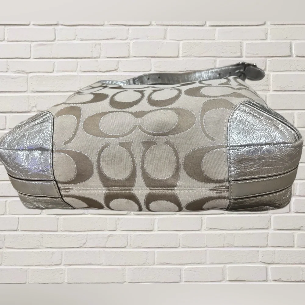 Coach Signature Metallic Silver Hobo Shoulder Bag Purse B1225-15731 Pink Lining - Picture 5 of 14